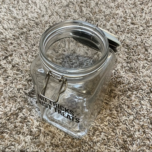 “No Tricks, Just Treats” Halloween Skeleton Hand Candy Jar 🍭 🍬 - Picture 3 of 3